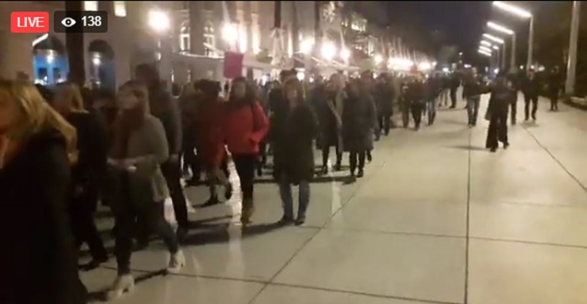 VIDEO Žene Splita i Zagreba prosvjeduju: Tisuće na noćnom maršu za prava žena
