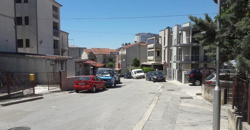 U Splitu i dalje gore auta: Zapaljen Peugeot, vlasnica je djevojka mladića ranjenog prije dva tjedna
