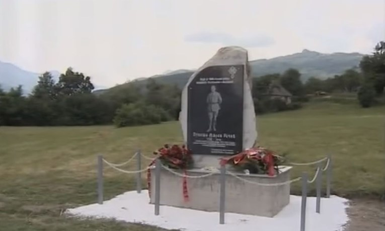 Uklonjen spomenik Puniši Račiću u Crnoj Gori