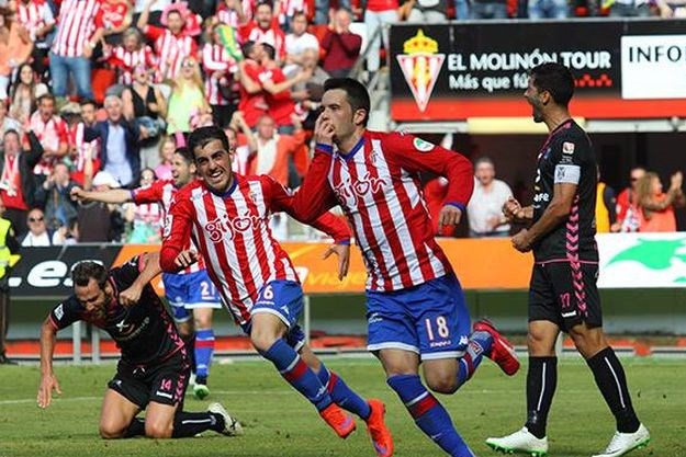 Sporting Gijon u infarktnom raspletu sezone izborio povratak u Primeru