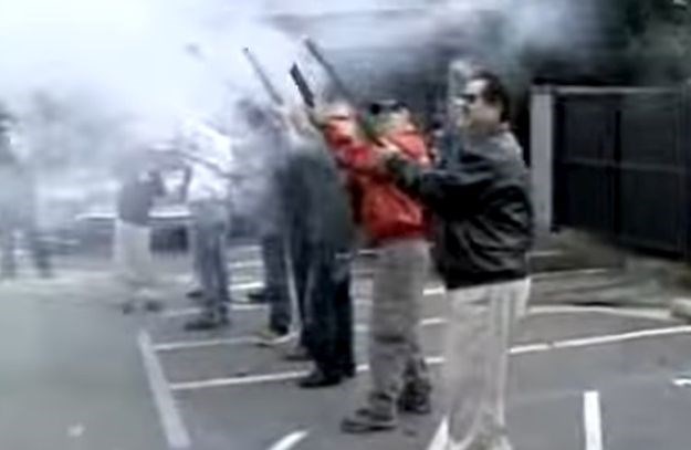 VIDEO Srbima u Americi na pravoslavni Božić dopuštena pucnjava na ulicama