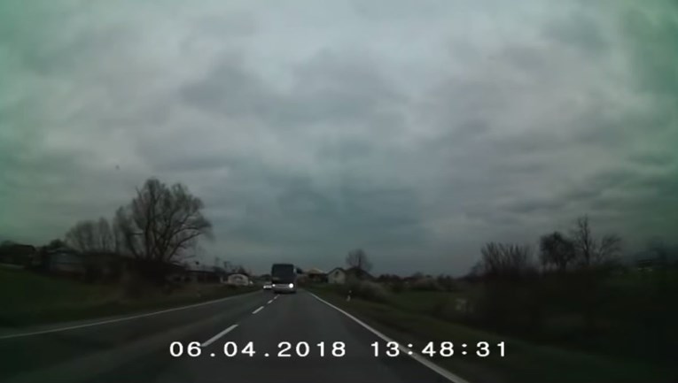 Nizozemac snimao luđačke stvari koje Srbi rade na cestama (nažalost, isto bi snimio i u Hrvatskoj)