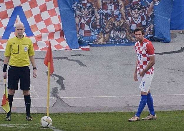 Brojni poznati Hrvati počešali testise: Pogledajte urnebesni spot za kampanju "Počeši s razlogom"