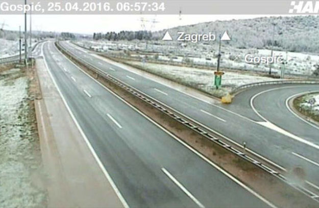 U Lici pao snijeg, zbog jakog vjetra zatvoren dio A1