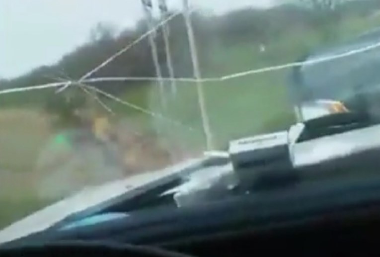 UZNEMIRUJUĆI VIDEO Vozača u SAD-u ubili policajci, snimka je išla uživo na Facebooku