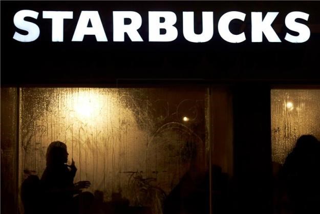 Starbucks u Saudijskoj Arabiji ženama zabranio ulaz zbog srušene pregrade između muškog i ženskog dijela