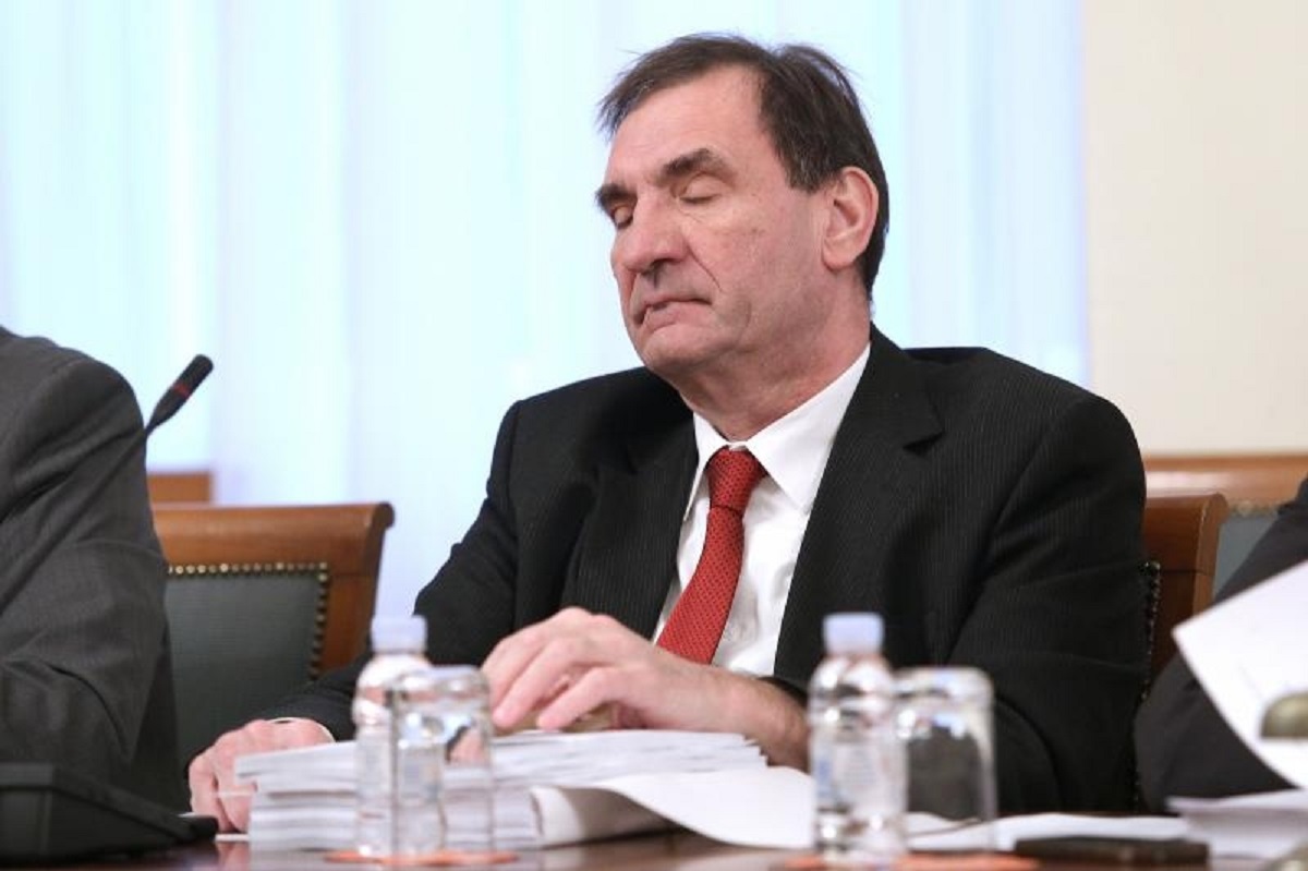 Pogledajte Stazića kako ne može ostati budan, ove ljude plaćate da vode državu