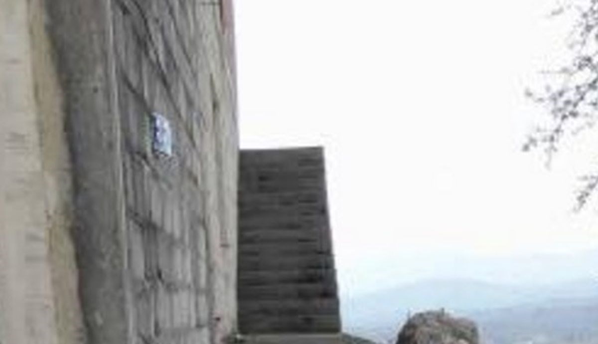 Stepenice iz Imotskog hit su na internetu: Što se dogodi kad na dva majstora dođu četiri gajbe piva