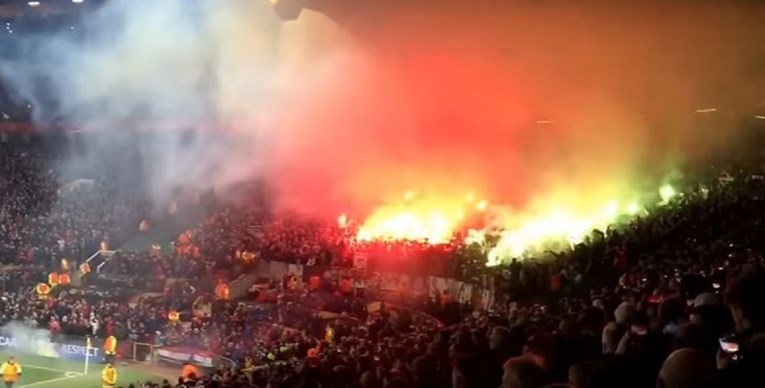 ZAŠTO VOLIMO EUROPA LIGU Francuzi zapalili Old Trafford, Poljaci "srušili stadion" , Židovi uskrsli Mojsija