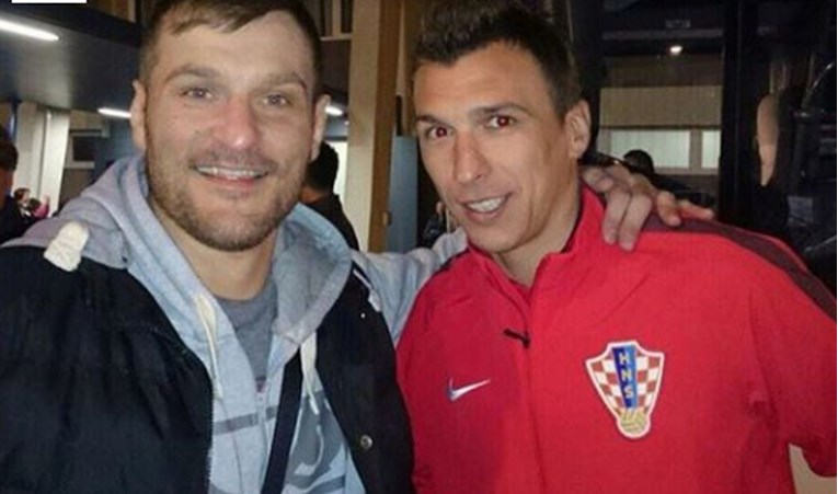Stipe Miočić objavio fotku s Mandžukićem i najavio dolazak na utakmicu reprezentacije
