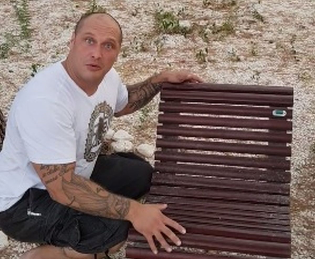 VIDEO Stoka pobjesnio nakon bizarnog videa: "Mama vam briše guzicu, a mene osuđujete"
