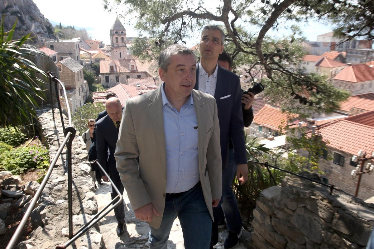 Štromar o zakonu o abortusu: "Neka Crkva radi svoj posao, pričat ćemo s Kujundžićem"