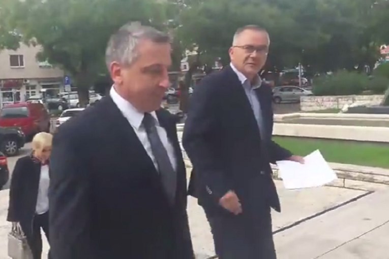 VIDEO Ministar Štromar pobjegao od novinara kada su ga pitali za Žnjan