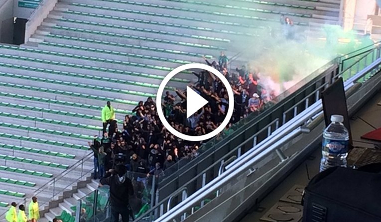 Novi incident u Francuskoj: Navijači se probili na prazan stadion, sudac prekinuo utakmicu