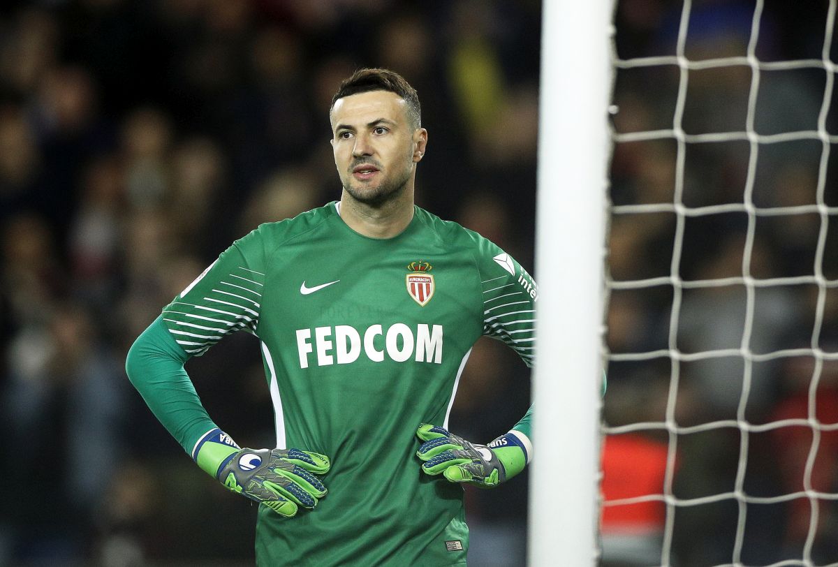 MONACO VRAĆA PARE NAVIJAČIMA Svima koji su u Parizu gledali sedmicu u Subašićevoj mreži