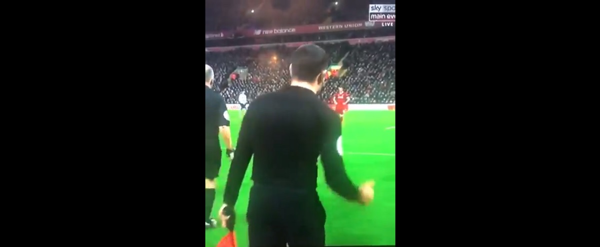 Je li linijski sudac slavio nakon što je Tottenhamu dosuđen ključni jedanasterac?