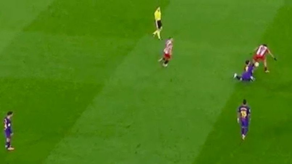 Suarez na sve načine pokušao dobiti žuti karton, ali uzalud