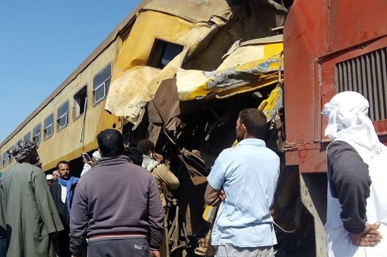 Najmanje deset ljudi poginulo u sudaru vlakova u Egiptu