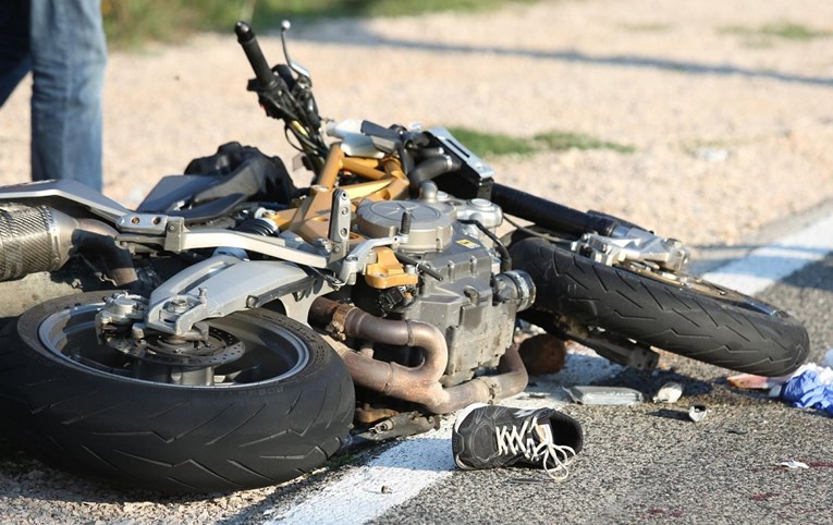 U prometnoj nesreći kod Rovinja poginuo motociklist