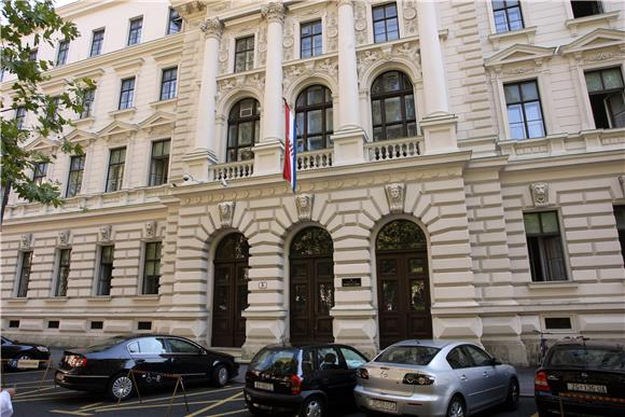 Bivši ministar i supruga pravomoćno optuženi da su nezakonito stekli više od 20 milijuna kuna
