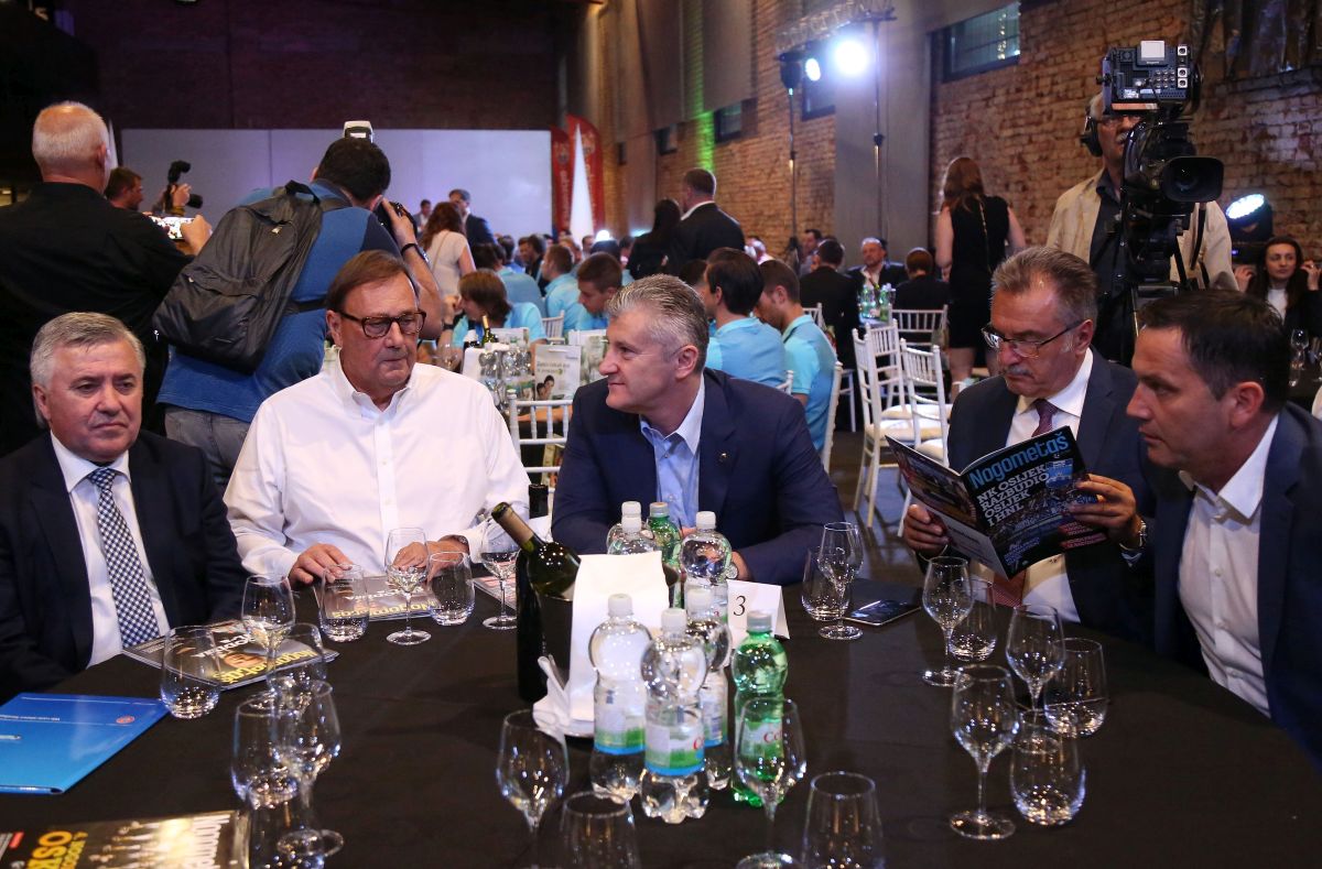 Šuker poručio sucima da sude srcem