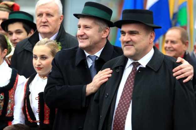 Šuker se zabavljao uz bećarce, pa izgubio živce na pitanje o Mamiću