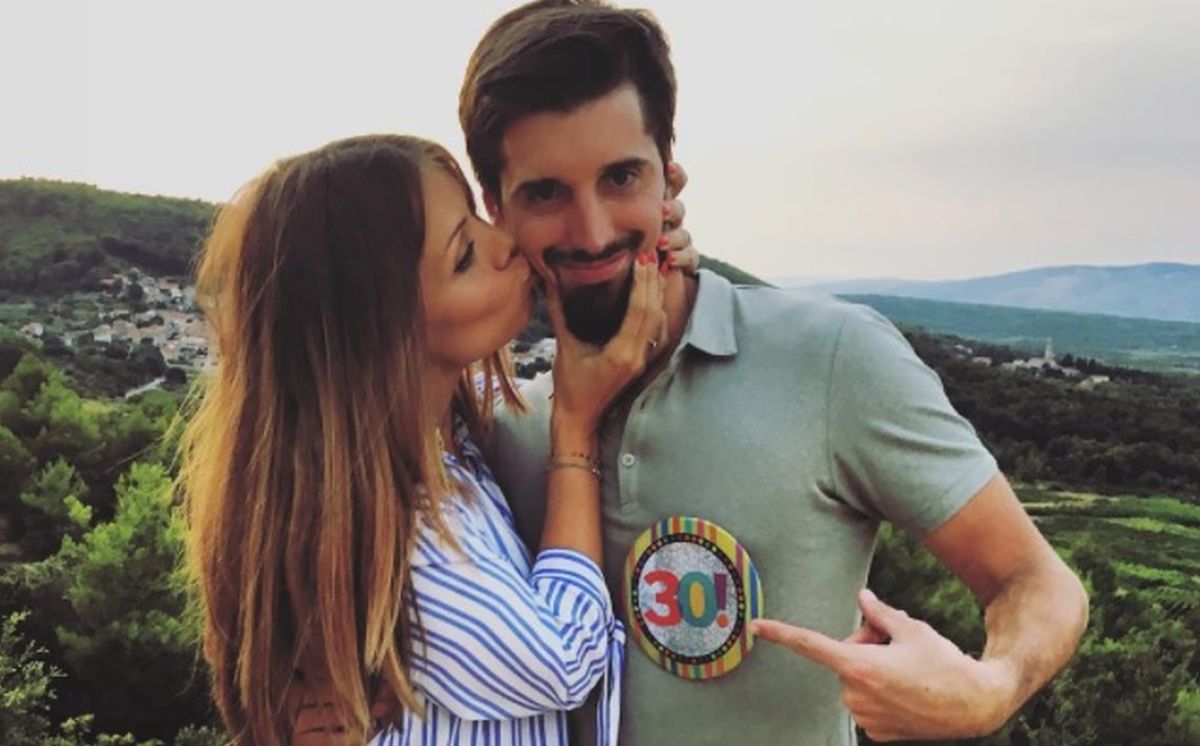 Prelijepa supruga Luke Šulića pokazala trudnički trbuščić