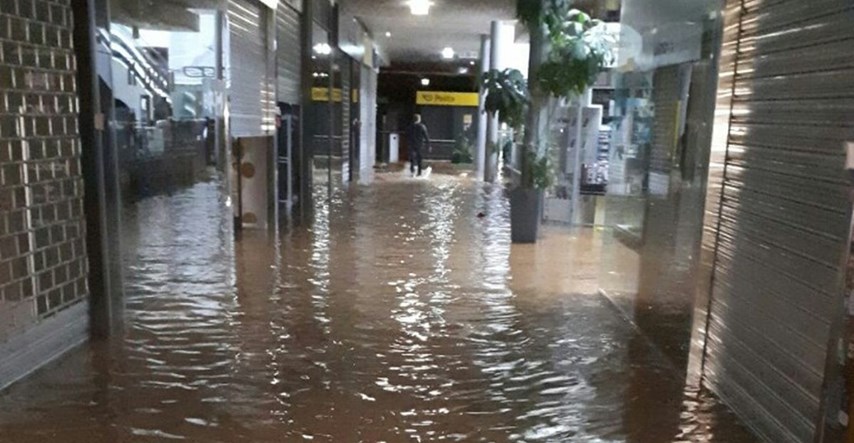 FOTO Pogledajte kako je izgledao zadarski shopping centar Supernova na dan poplave