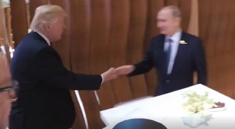 VIDEO Pogledajte kako je izgledao prvi susret Putina i Trumpa