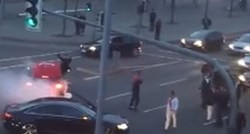 VIDEO Svatovi blokirali promet usred grada i pucali iz pištolja