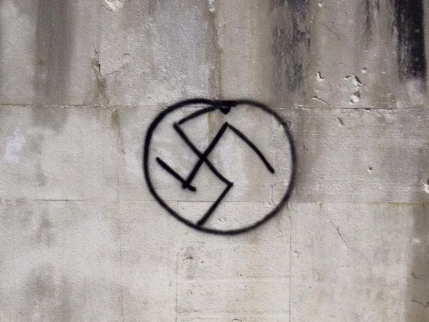Neonacisti u Šibeniku svastikom nagrdili Spomen- park antifašistima strijeljanim u 2. svjetskom ratu