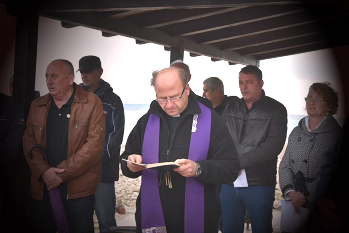 Pijani paški svećenik izazvao prometnu u kojoj je teško stradao poznati zadarski liječnik