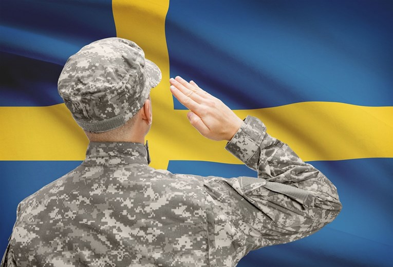 Švedska je ponovo uvela obavezni vojni rok, ovaj put i za žene