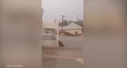 Snimali kako bujica nosi kuću: Olujno nevrijeme u Australiji, kaos u Sydneyu