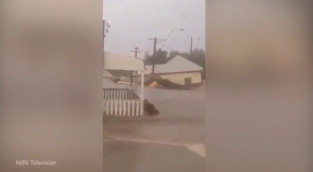 Snimali kako bujica nosi kuću: Olujno nevrijeme u Australiji, kaos u Sydneyu