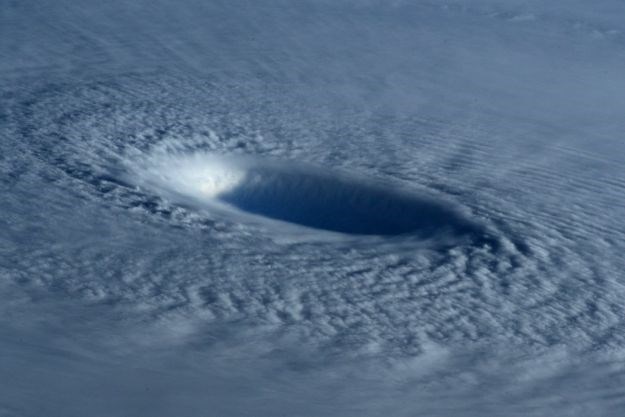 Fotografije koje će vas zapanjiti: Astronauti snimili super-tajfun