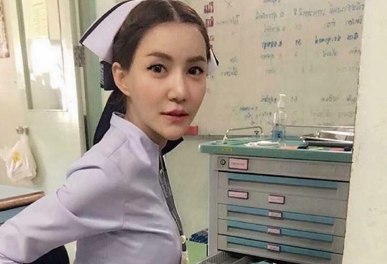 FOTO Zbog ove provokativne fotografije, medicinska sestra morala je dati otkaz