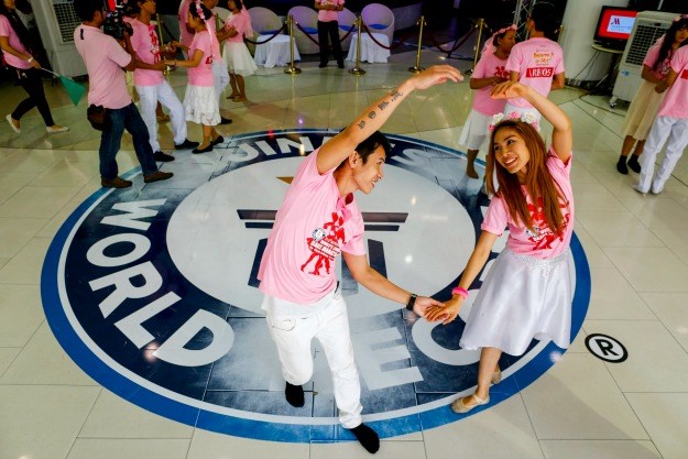 Na tajlandskom plesnom maratonu za Valentinovo oborili svjetski rekord u najdužem plesu
