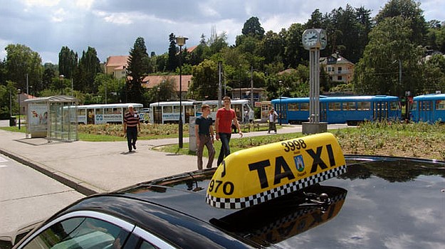 Ogorčeni taksisti spremni i na prosvjede protiv Ubera: Ionako 2 sata čekamo na vožnju od 15 kuna