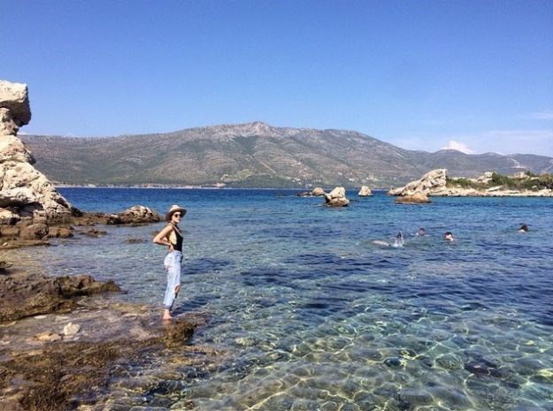Incident s računom nije je otjerao: Demi Moore i dalje uživa na jadranskoj obali