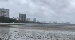 VIDEO Irma usisala ocean pred Tampom: "Ta voda će udariti nazad"