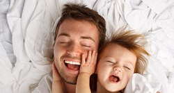 Novo istraživanje: Zašto se mladi očevi manje seksaju?