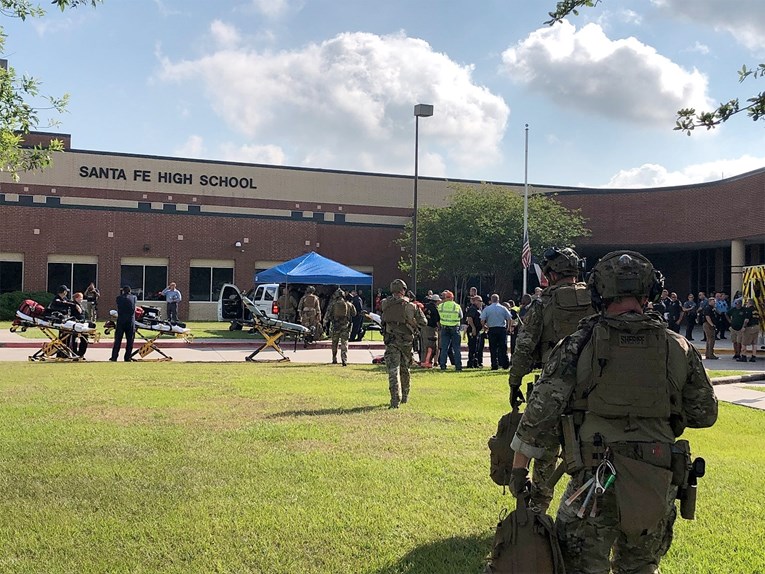 NRA i republikanci naveli uzroke pokolja u školi u Teksasu: Tablete, pobačaj, mediji, škole i vrata