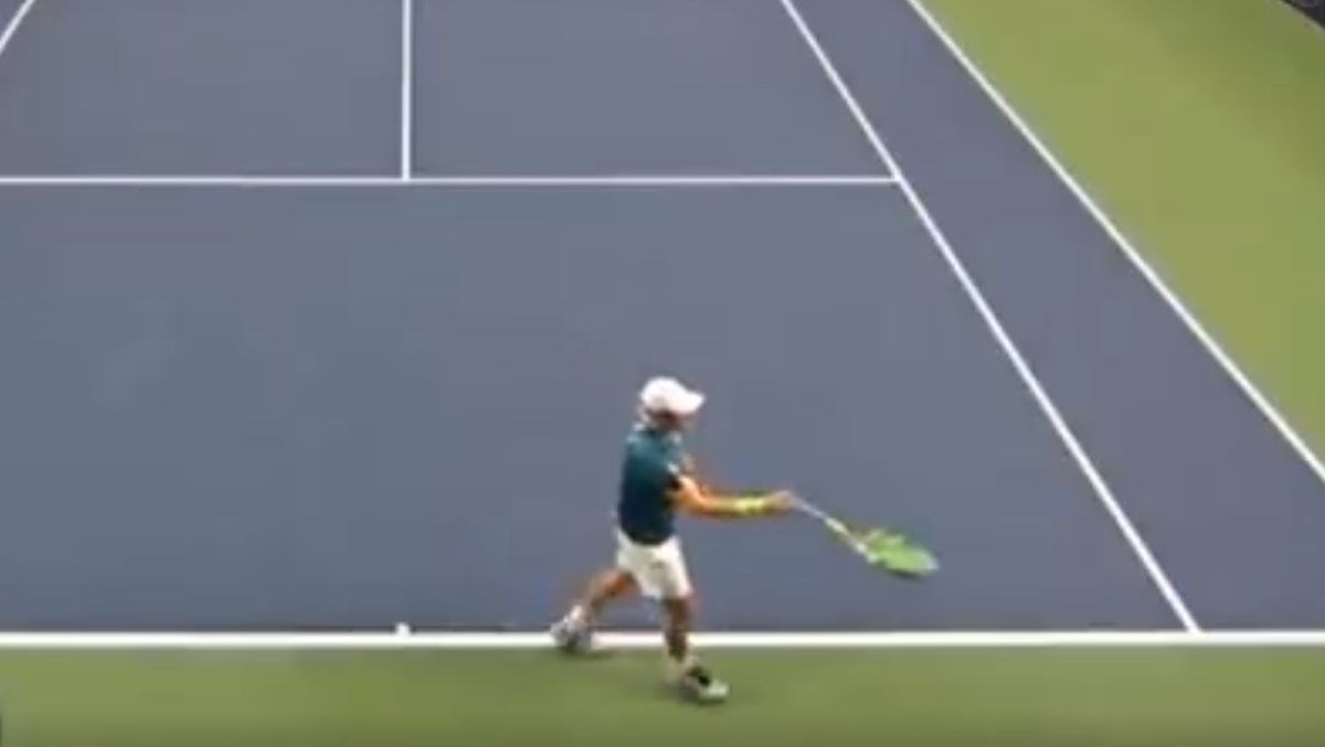 JESTE LI IKAD OVO VIDJELI? Tenisač dao skupljačici lopta da odigra poen, sudac ga priznao