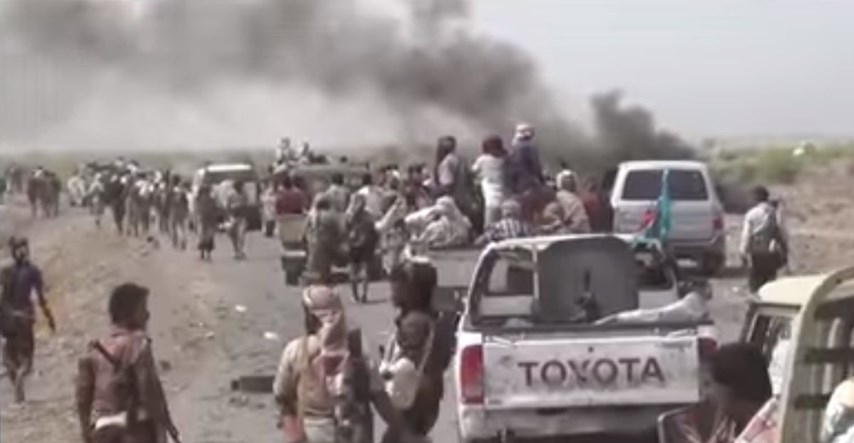 Ulice glavnog grada Jemena blokirali su tenkovi, napadi iz zraka sve su češći