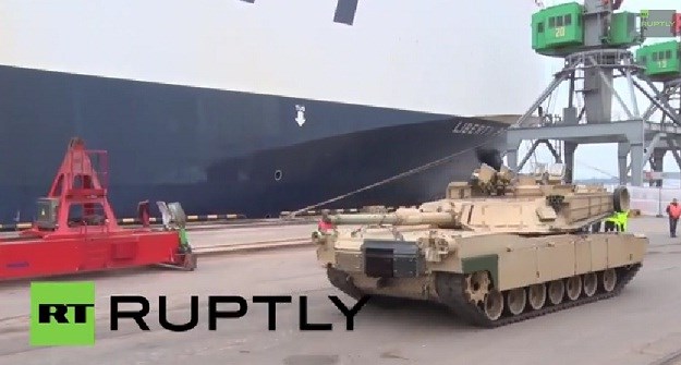 Amerikanci u Latviju iskrcali tenkove i oklopna vozila: "Za slobodu se treba boriti"