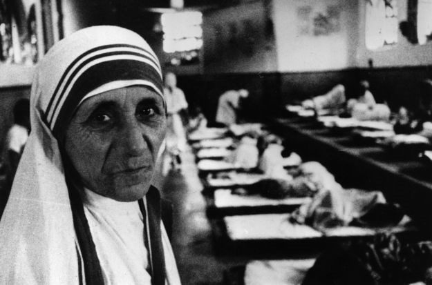 Sve samo ne svetica: Misionarska poza Majke Terezije