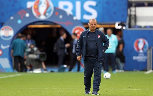 Turci odradili trening na Parku prinčeva, Terim hvalio Hrvatsku