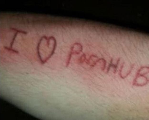 Ove fotke su dokaz zašto se nikad ne smijete tetovirati pijani