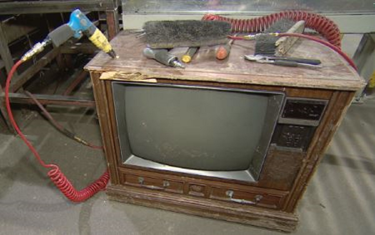 U starom TV-u našla pola milijuna kuna, a ono što je napravila s njima vraća vjeru u ljude